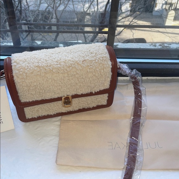 ❤️ANTHROPOLOGIE Jules Kae Mia Sherpa Crossbody Bag IN Brown and Cream VEGAN NWT - Picture 6 of 9